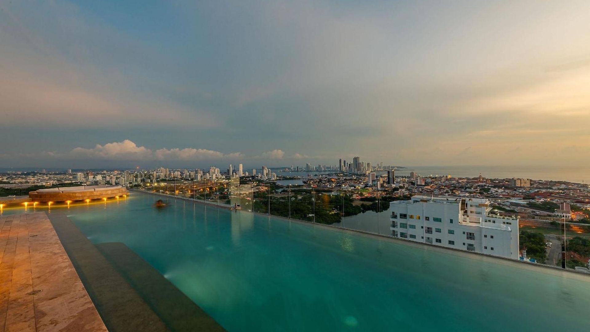 New Beautiful Sea View And Walled 2br Apartment *