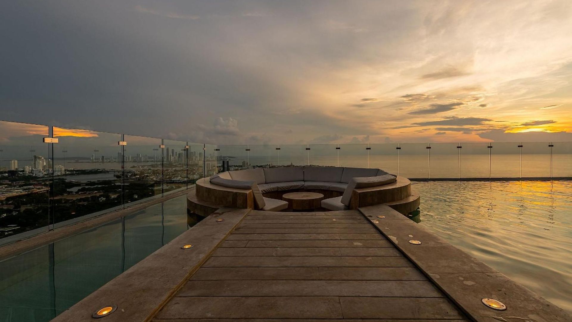 New Beautiful Sea View And Walled 2br
