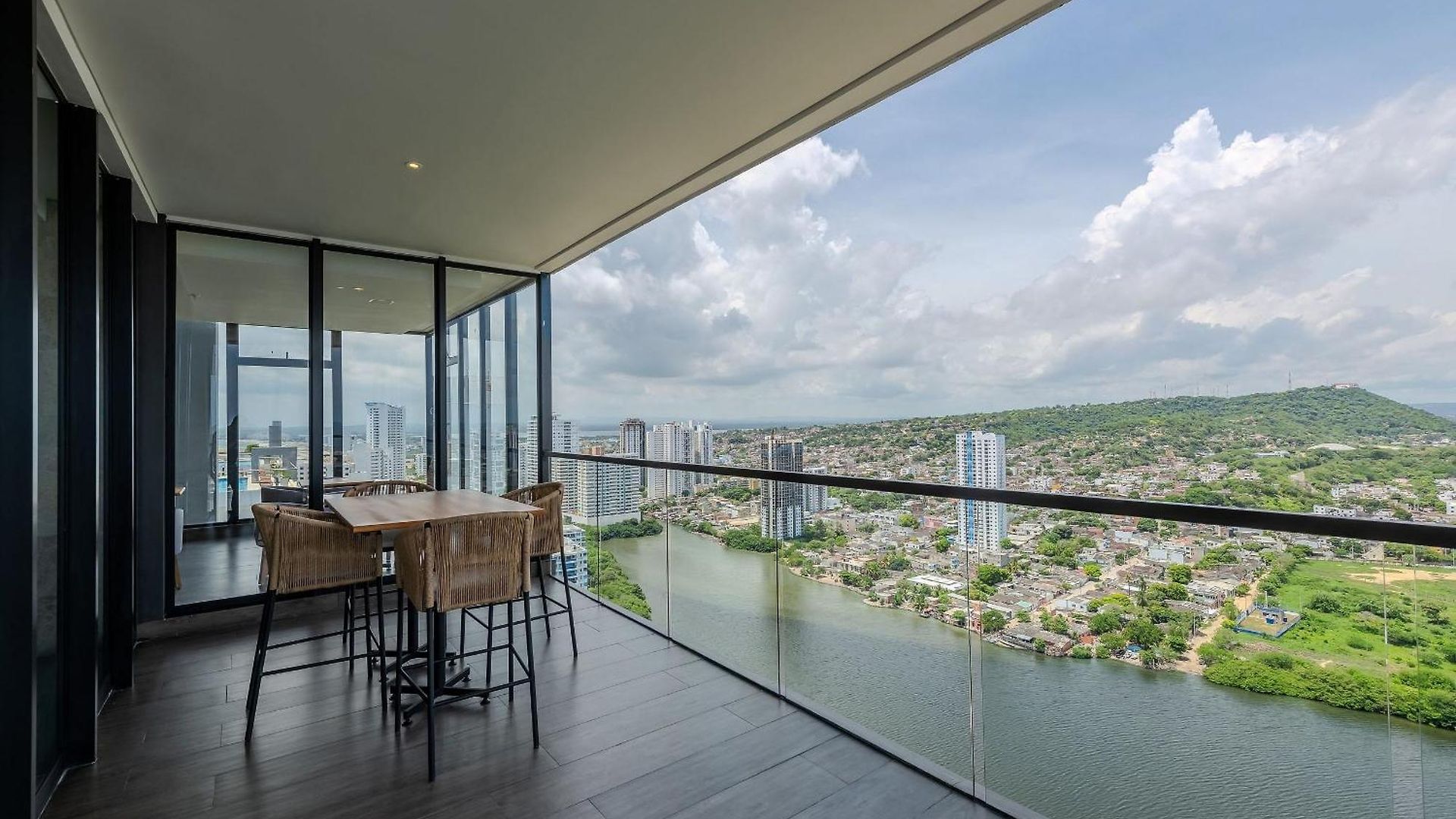New Beautiful Sea View And Walled 2br Apartment Cartagena
