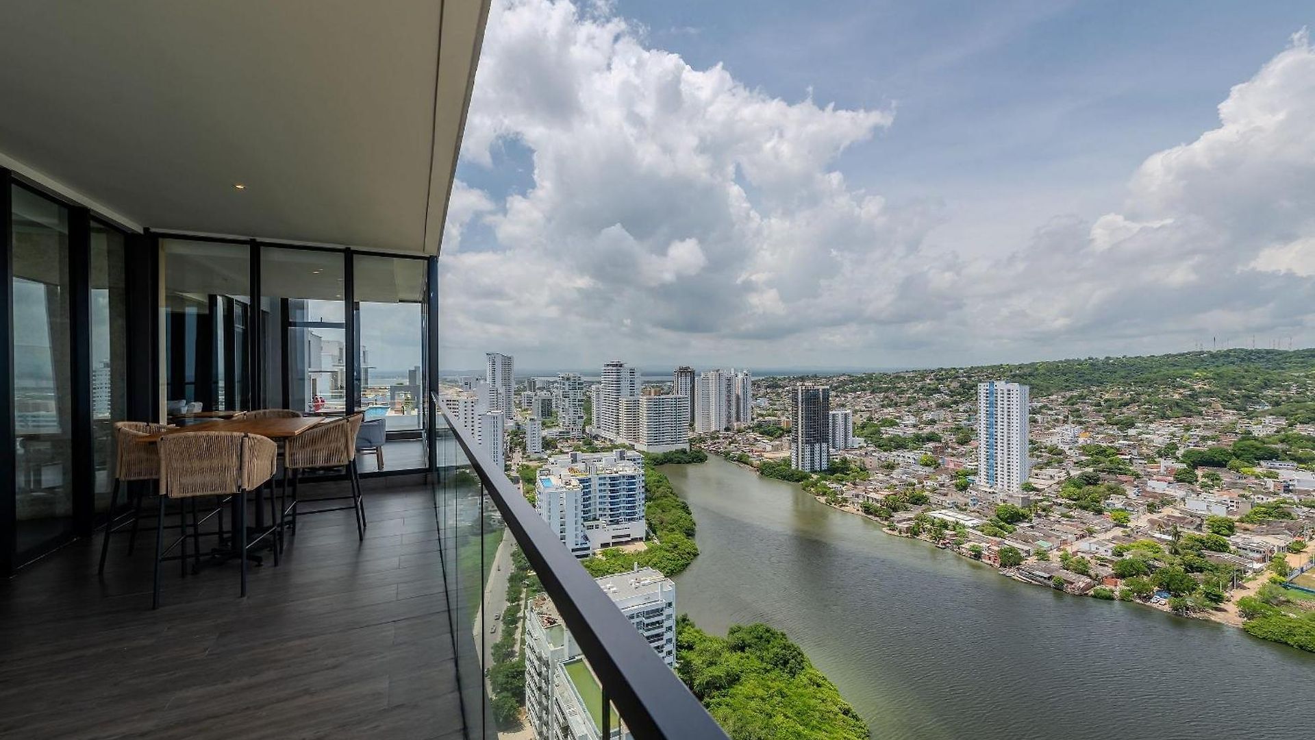 New Beautiful Sea View And Walled 2br Apartment *